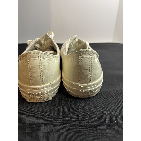 Converse White Leather Women’s 9 Low top Chuck Taylor’s - Picture 4 of 9